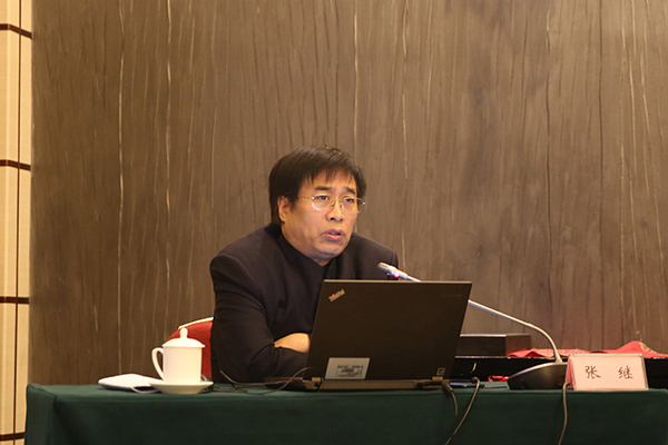 9中国书协理事、隶书委员会副主任张继作书法创作知识讲座并点评学员作品
